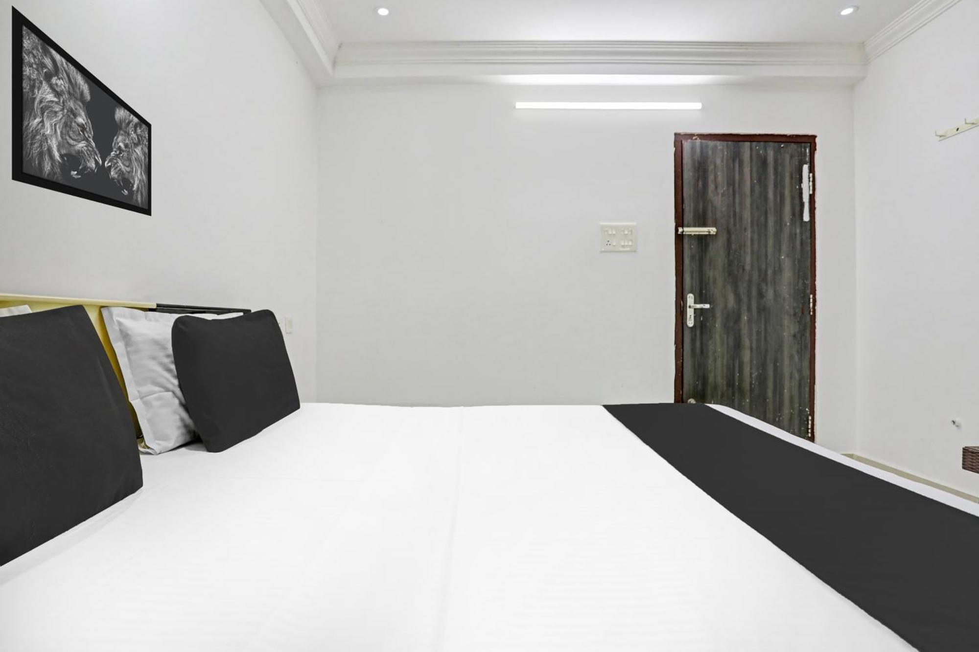 Super Hotel O J3 Luxury Rooms Гунтур Экстерьер фото