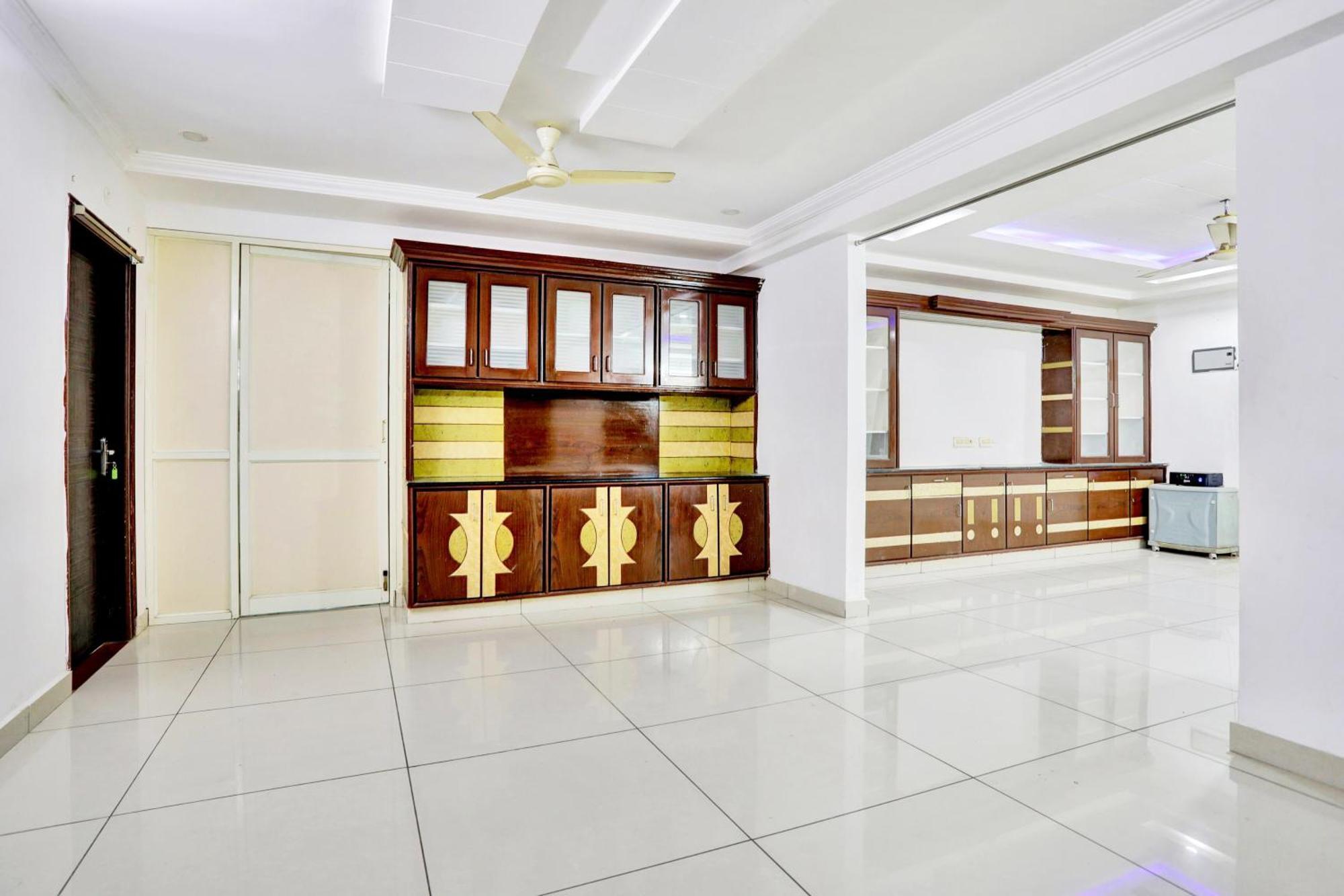 Super Hotel O J3 Luxury Rooms Гунтур Экстерьер фото