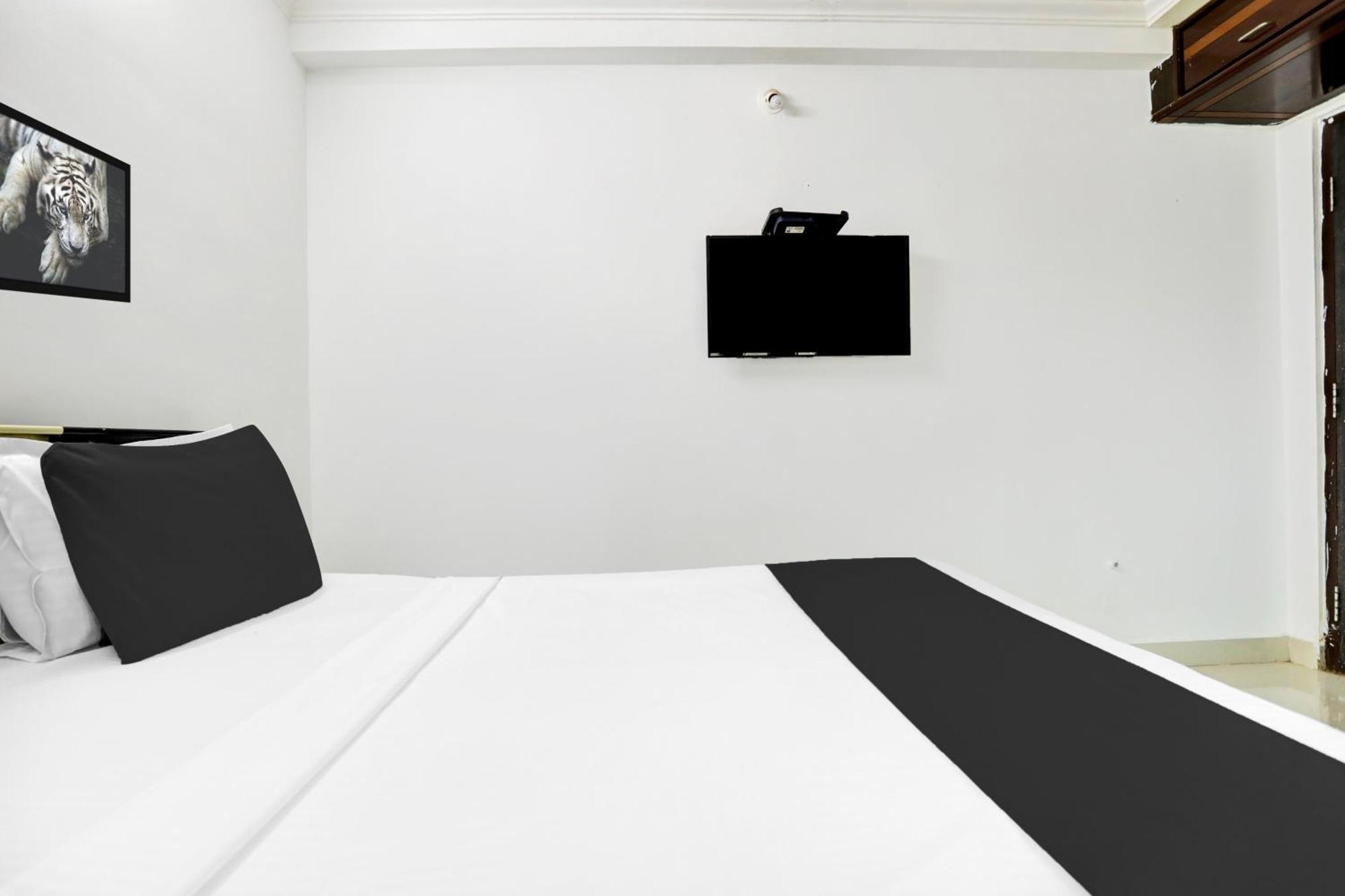 Super Hotel O J3 Luxury Rooms Гунтур Экстерьер фото